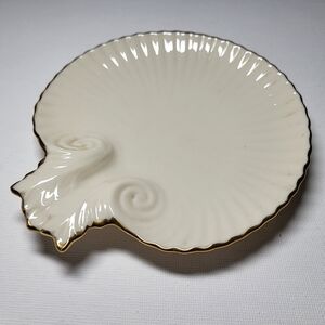 LENOX Ivory Bone China Scallop Shell Dish With Hand-Painted 24 Carat Gold Trim